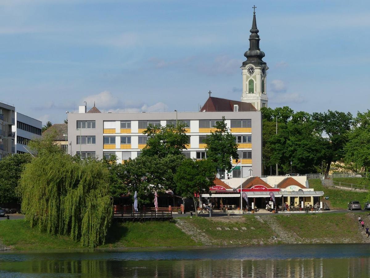 Napsugar Szallo Baja Zewnętrze zdjęcie